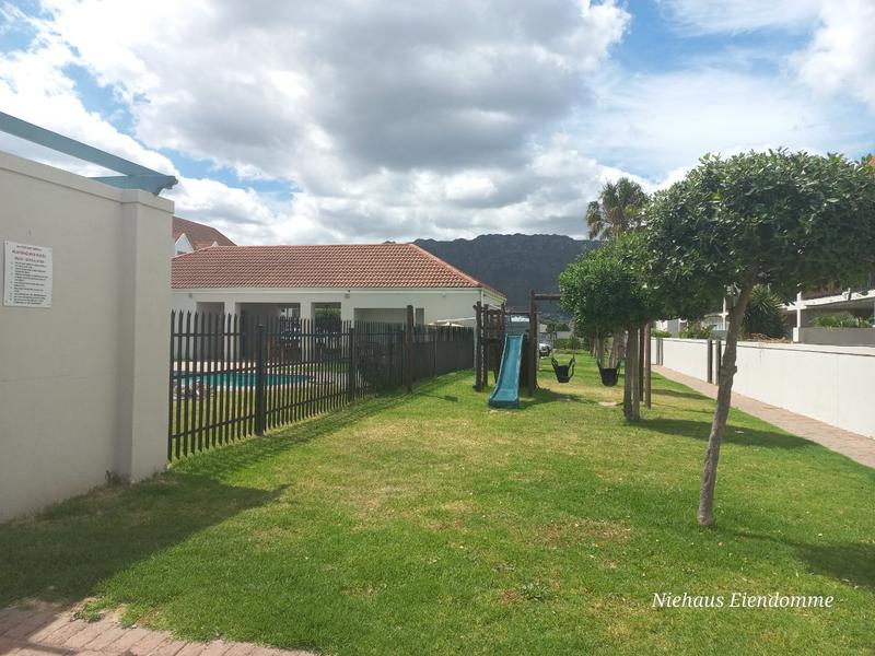 To Let 2 Bedroom Property for Rent in Whispering Pines Western Cape